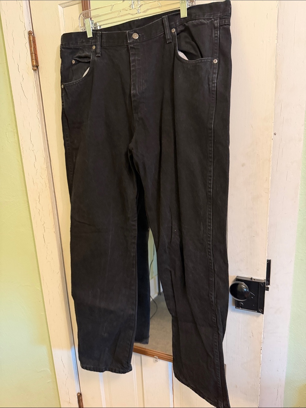 Wrangler Men's Black Relaxed Jeans